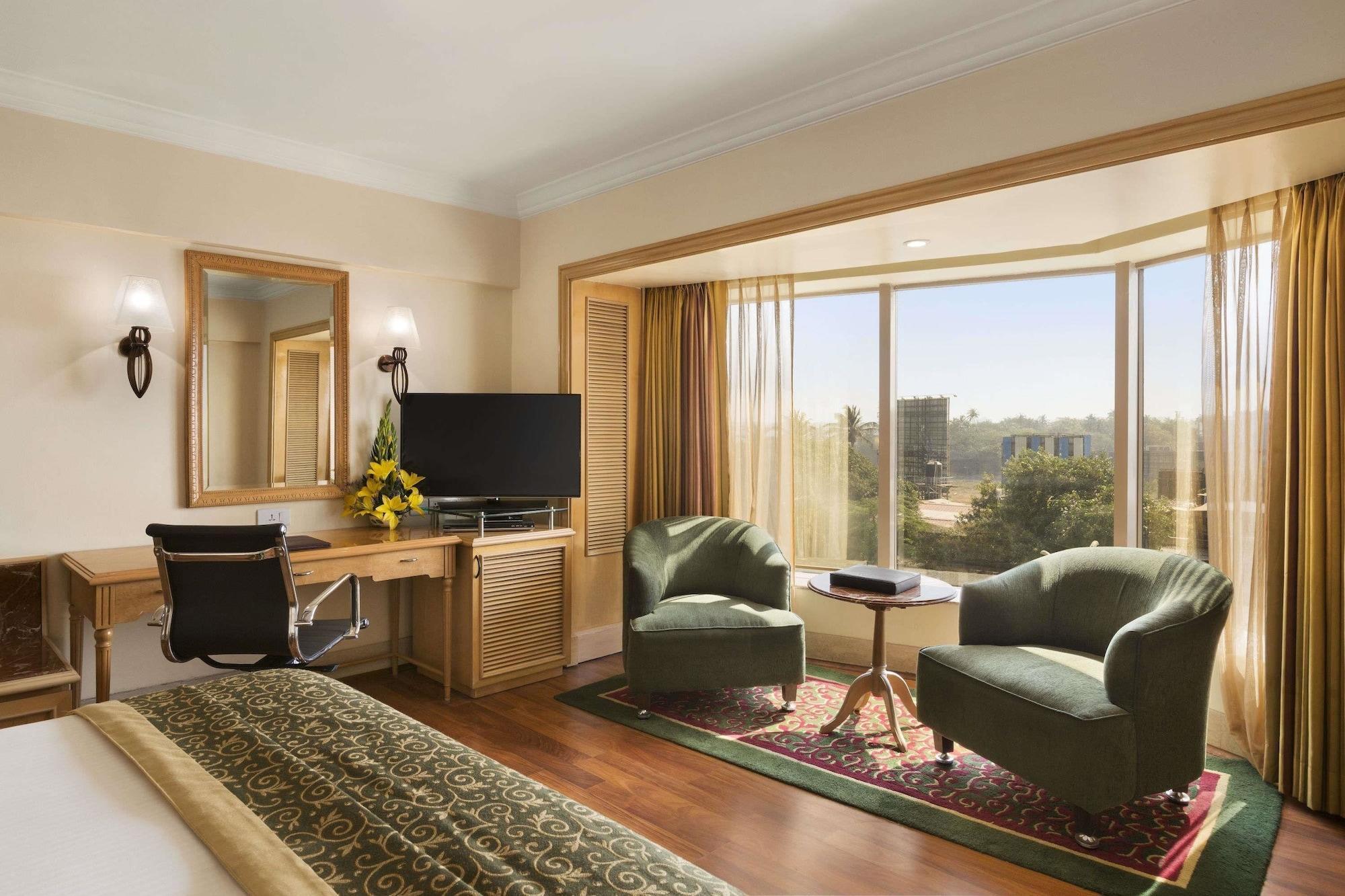 Готель Ramada Plaza By Wyndham Palm Grove Мумбаї Екстер'єр фото A room at the Taj Bengal