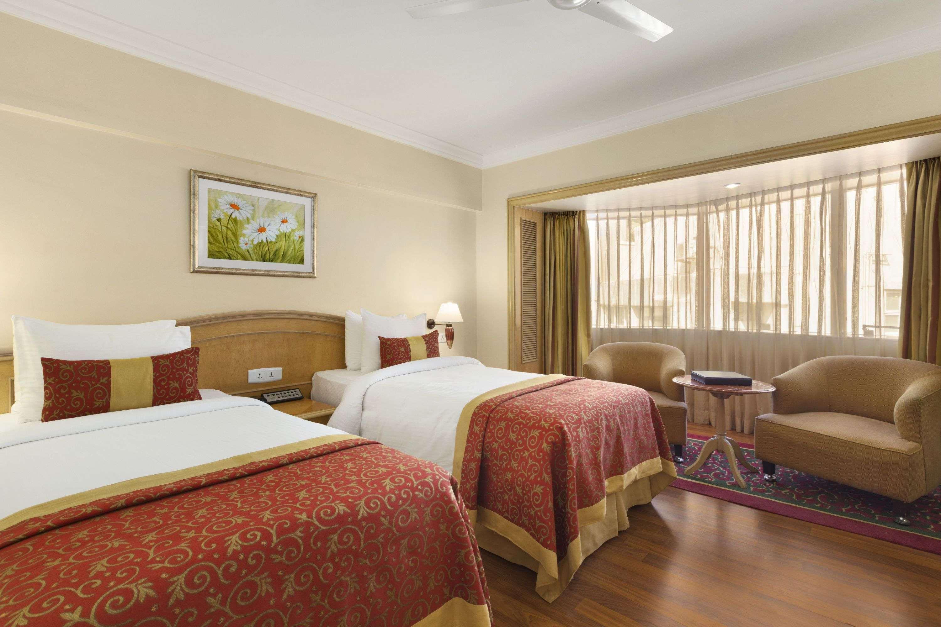 Готель Ramada Plaza By Wyndham Palm Grove Мумбаї Екстер'єр фото A room at the Taj Bengal