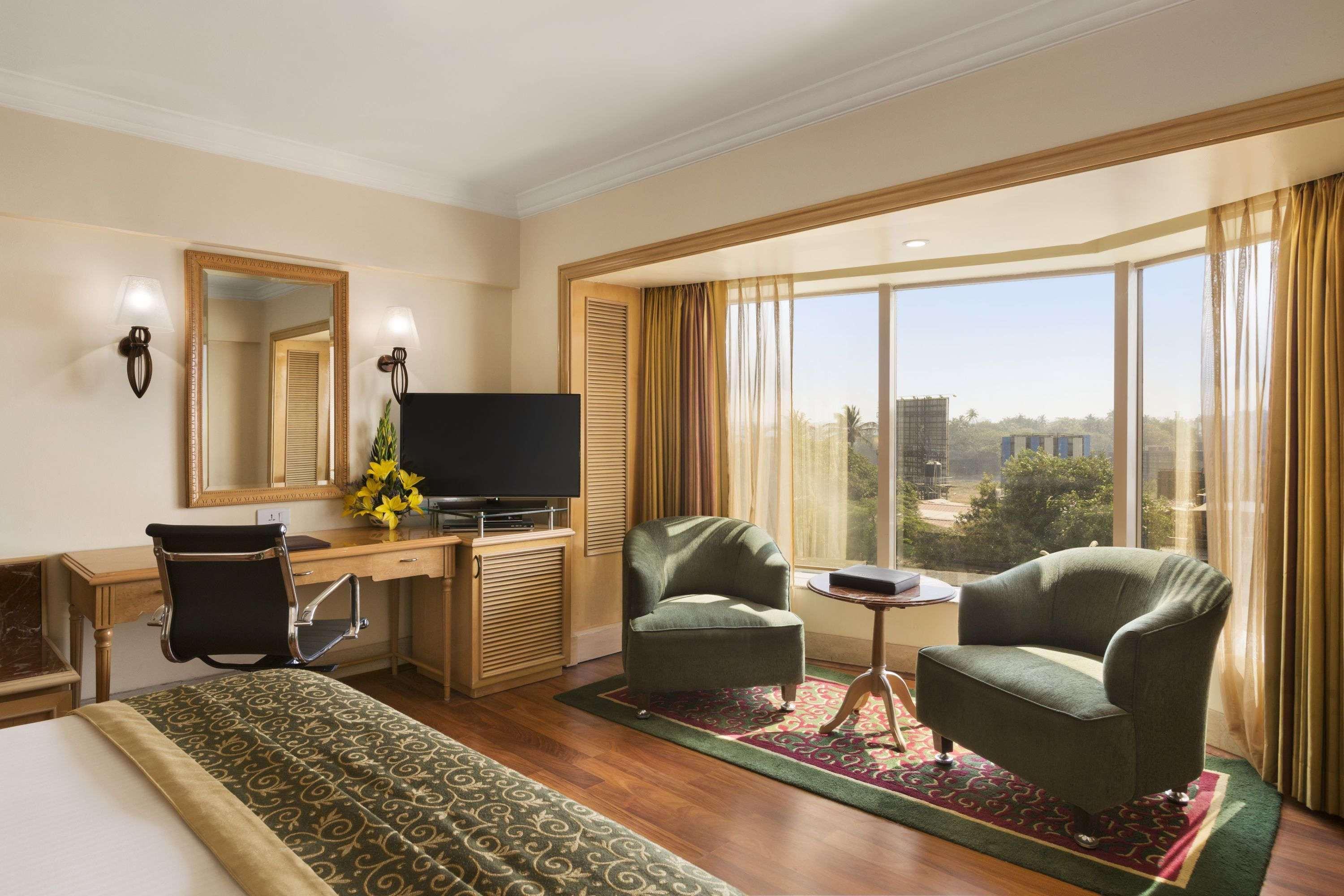 Готель Ramada Plaza By Wyndham Palm Grove Мумбаї Екстер'єр фото A room at the Taj Bengal