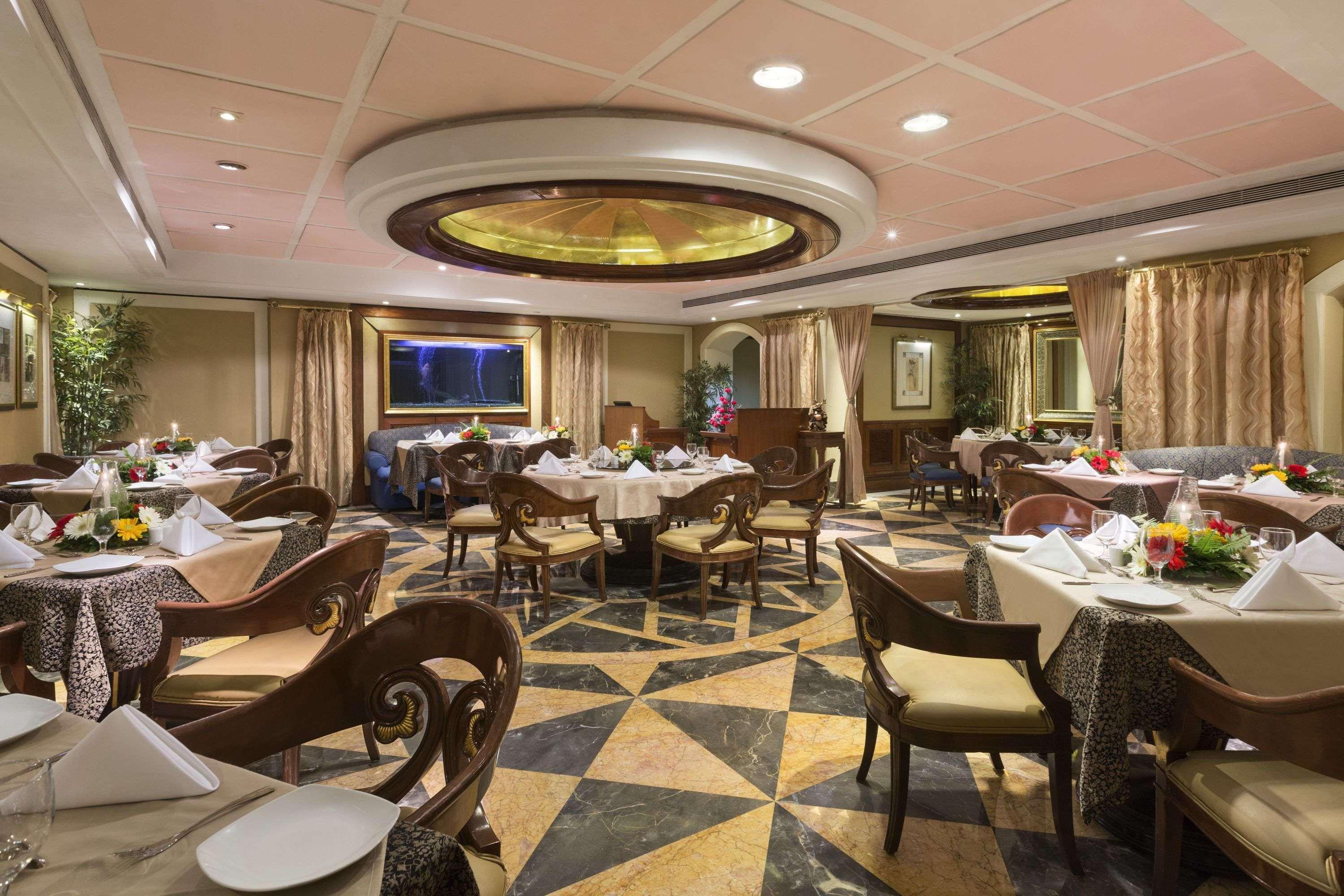 Готель Ramada Plaza By Wyndham Palm Grove Мумбаї Екстер'єр фото The restaurant