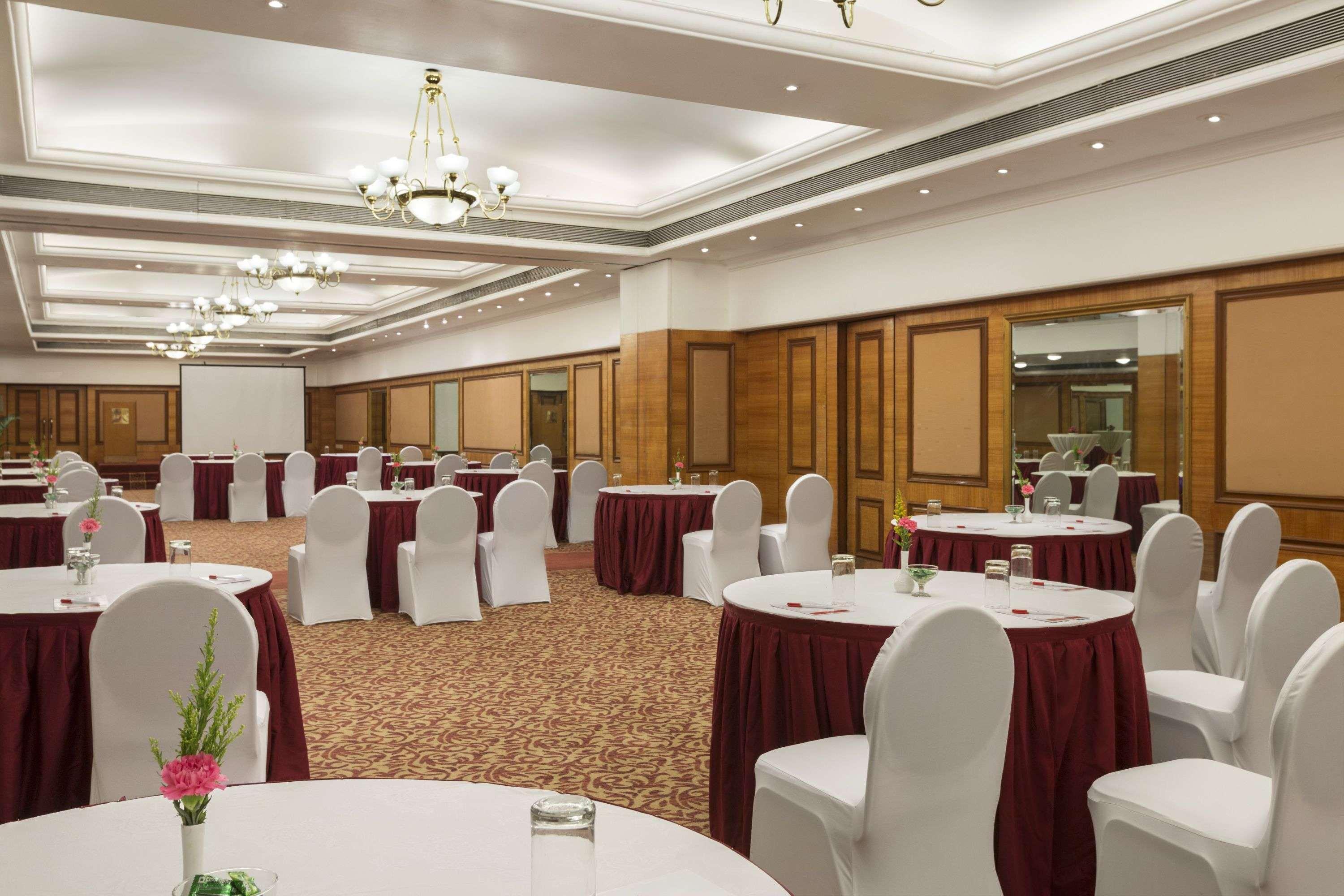 Готель Ramada Plaza By Wyndham Palm Grove Мумбаї Екстер'єр фото The Imperial Ball Room