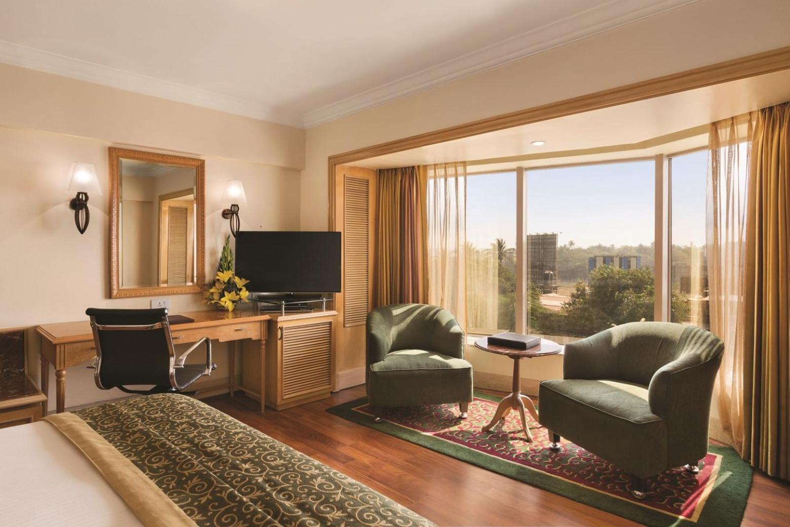 Готель Ramada Plaza By Wyndham Palm Grove Мумбаї Екстер'єр фото