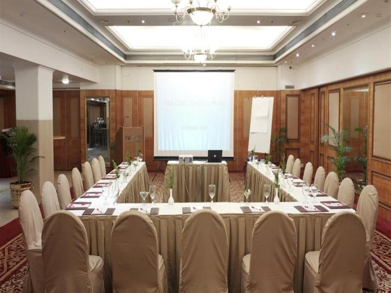 Готель Ramada Plaza By Wyndham Palm Grove Мумбаї Екстер'єр фото The Imperial Hotel, New Delhi
