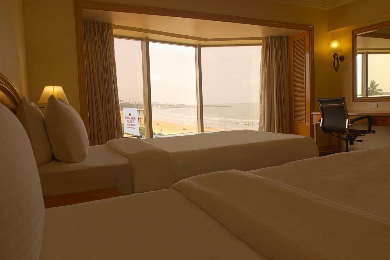 Готель Ramada Plaza By Wyndham Palm Grove Мумбаї Екстер'єр фото A room at the hotel